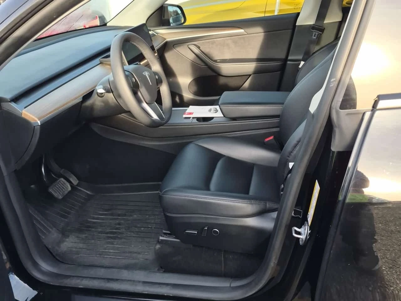 Tesla Model Y  Awd Long Range / Carfax / ����������  | Mobile.bg � ����������� 3