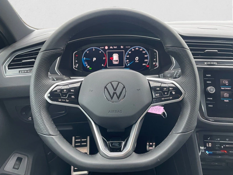 VW Tiguan R-Line TDI/4x4/DSG/AHK/NAVI/CAM/LED/CARPLAY/232b, снимка 8 - Автомобили и джипове - 47532099