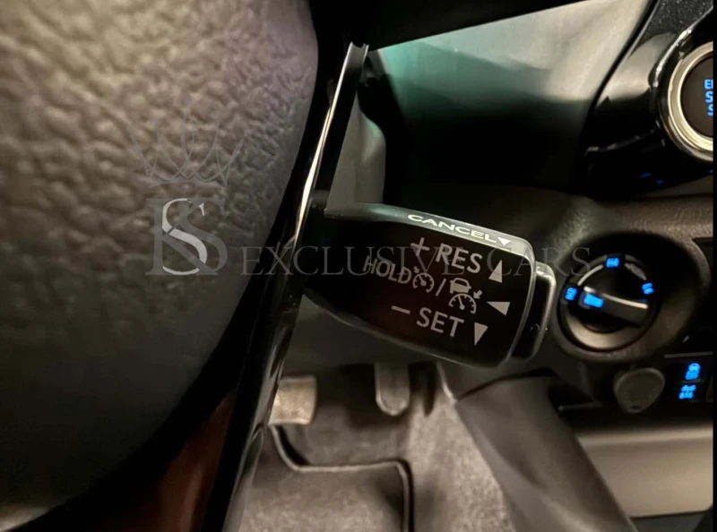 Toyota Hilux 2.4 D* DOUBLE CABIN* INVINCIBLE* 4x4* , снимка 9 - Автомобили и джипове - 51368845