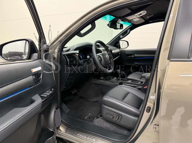 Toyota Hilux 2.4 D* DOUBLE CABIN* INVINCIBLE* 4x4* , снимка 6 - Автомобили и джипове - 51368845