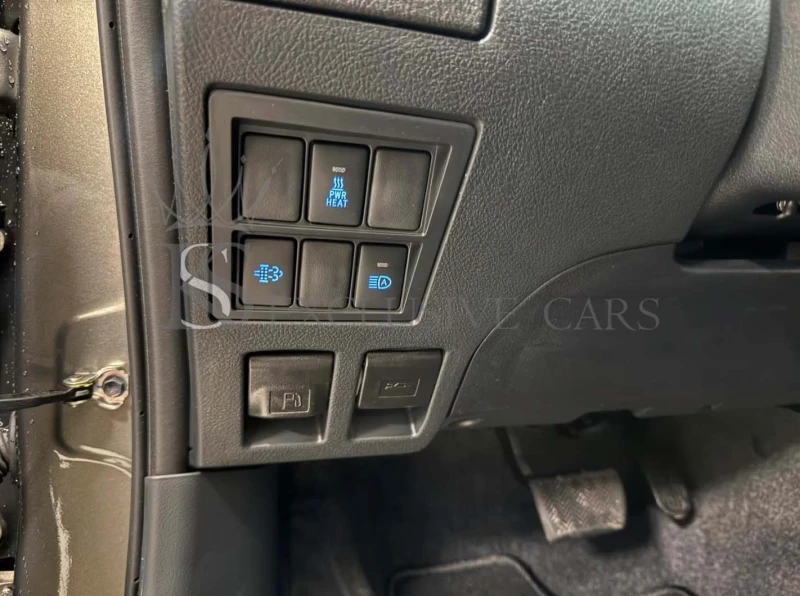 Toyota Hilux 2.4 D* DOUBLE CABIN* INVINCIBLE* 4x4* , снимка 7 - Автомобили и джипове - 51368845