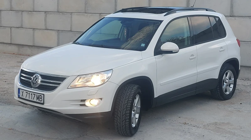 VW Tiguan 2.0TDI AUTO NAVI PANORAMA, снимка 2 - Автомобили и джипове - 52702628