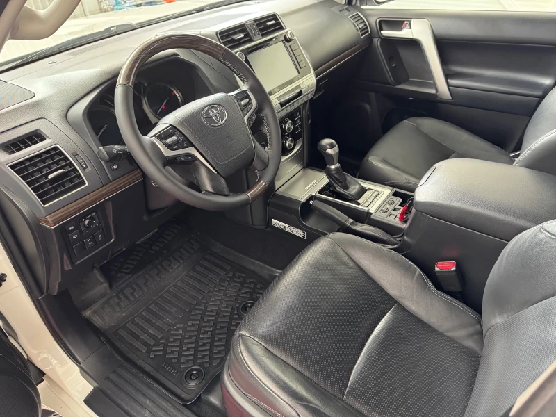 Toyota Land cruiser 2.8 D - 7 SEATS/ FULL OPTIONAL/ SERVICE HISTORY , снимка 10 - Автомобили и джипове - 52812712