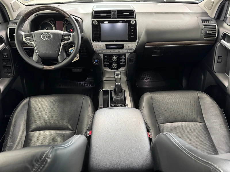 Toyota Land cruiser 2.8 D - 7 SEATS/ FULL OPTIONAL/ SERVICE HISTORY , снимка 11 - Автомобили и джипове - 52812712