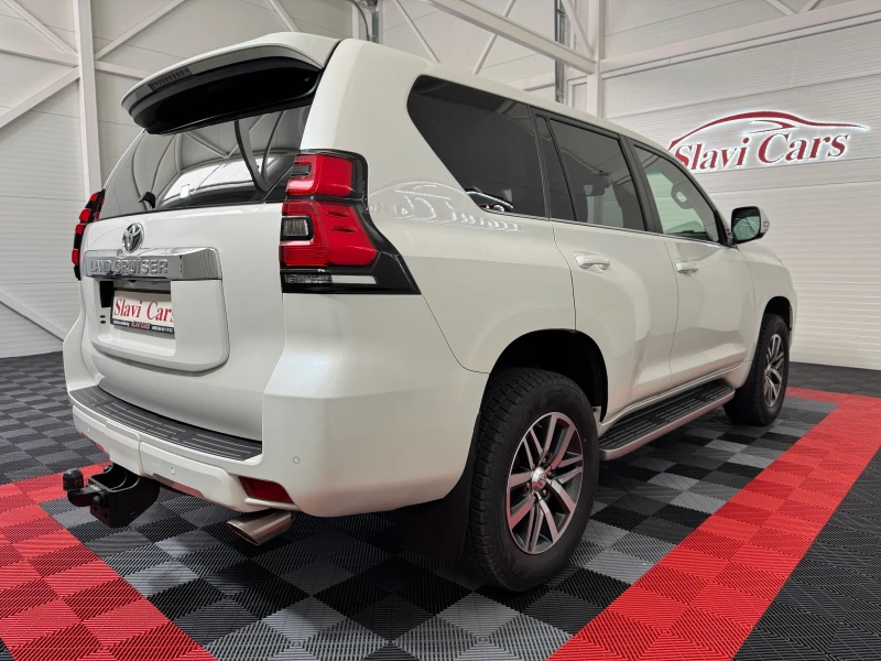 Toyota Land cruiser 2.8 D - 7 SEATS/ FULL OPTIONAL/ SERVICE HISTORY , снимка 6 - Автомобили и джипове - 52812712