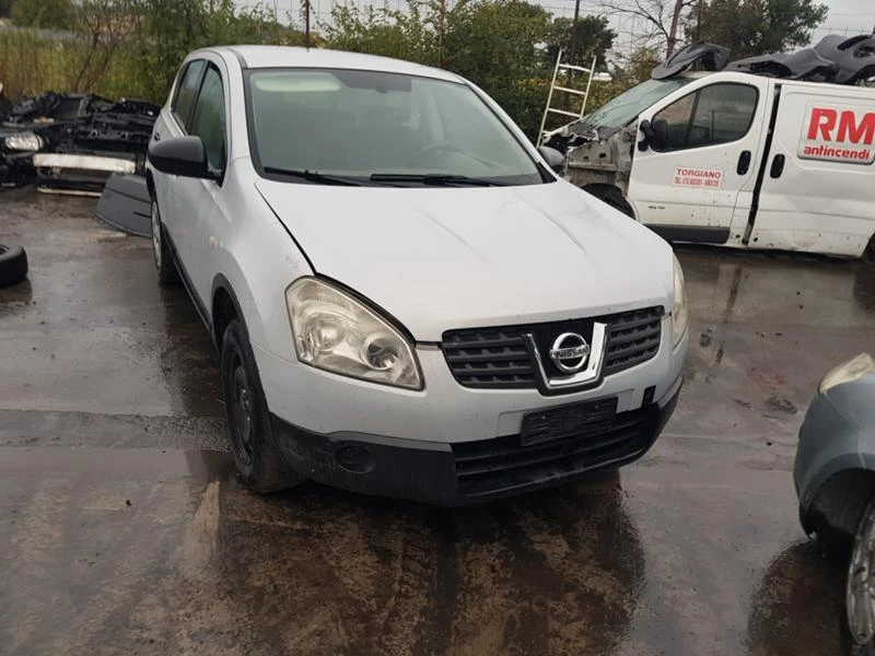 Nissan Qashqai, снимка 1 - Автомобили и джипове - 45613881