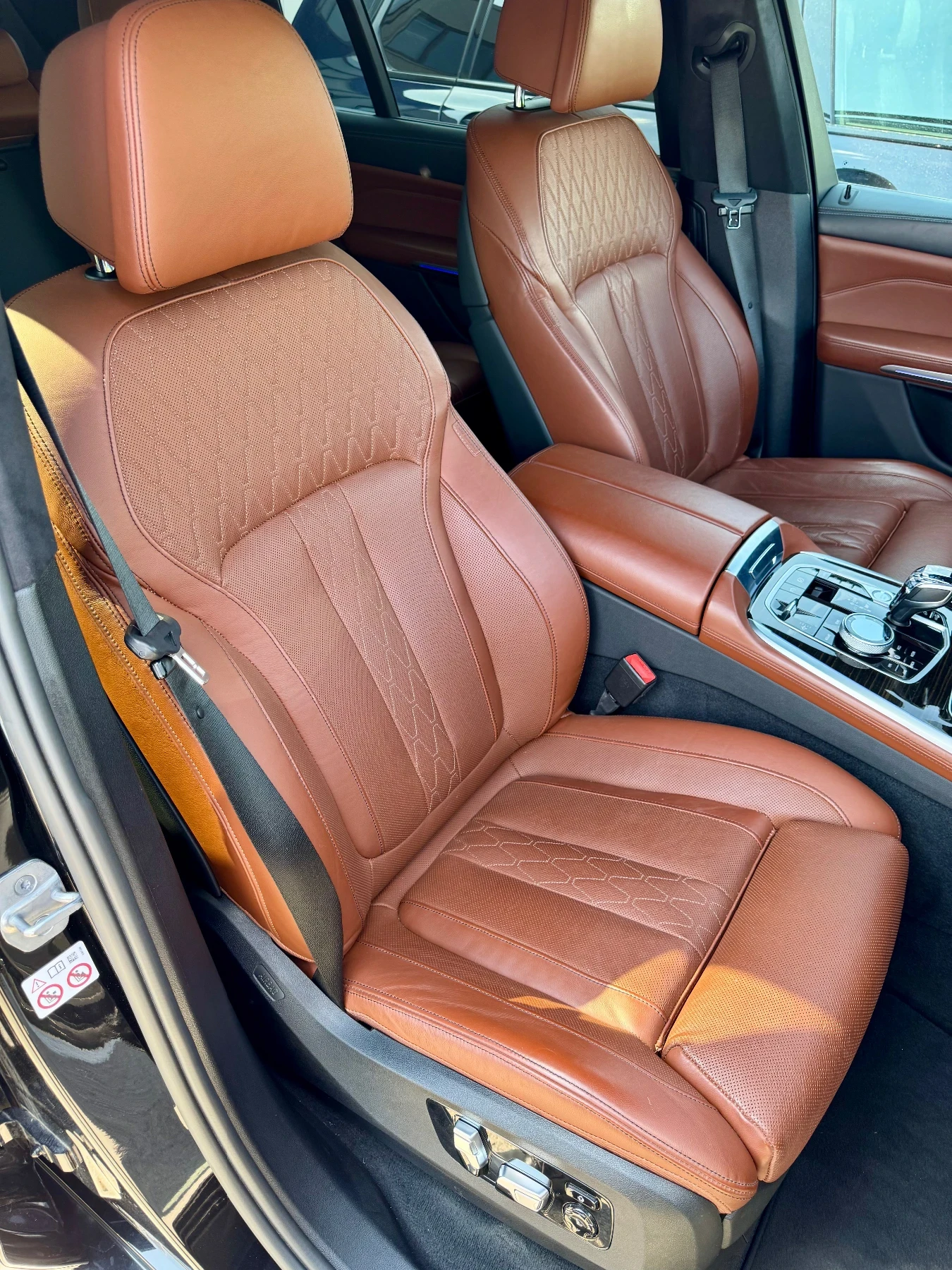 BMW X7 M50i Individual - изображение 10