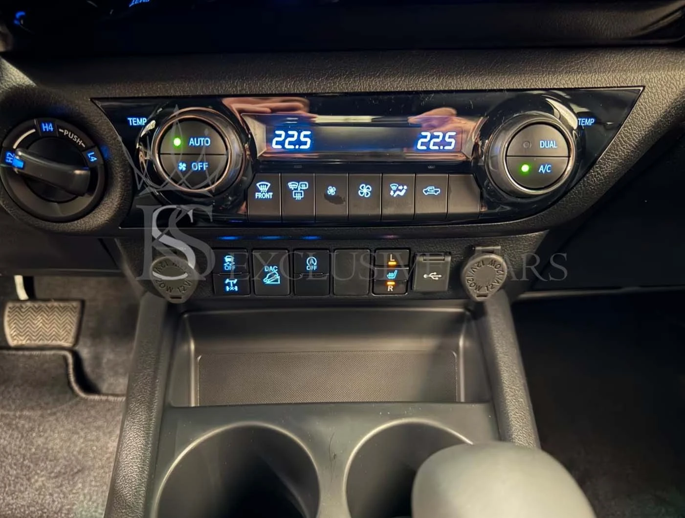 Toyota Hilux 2.4 D* DOUBLE CABIN* INVINCIBLE* 4x4*  - изображение 8