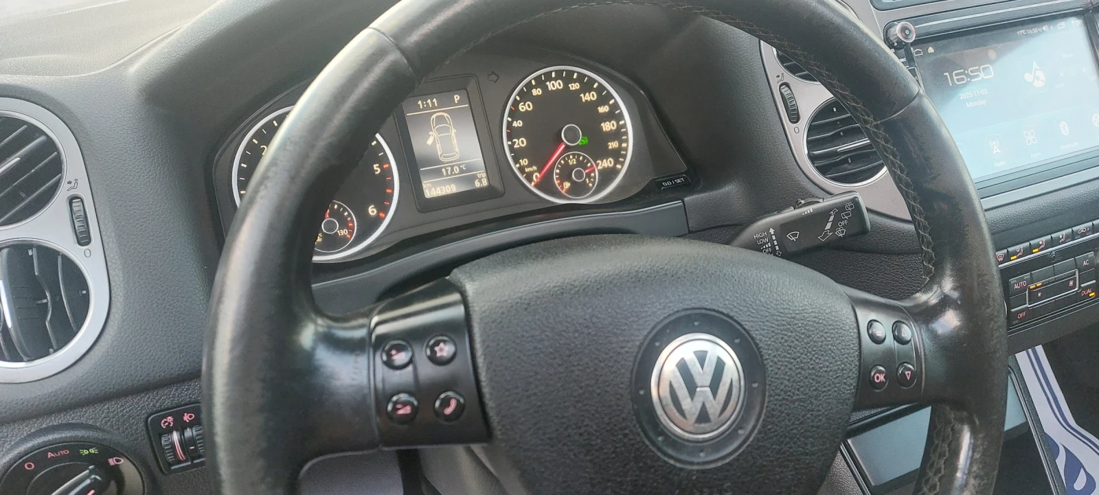 VW Tiguan 2.0TDI AUTO NAVI PANORAMA - изображение 10