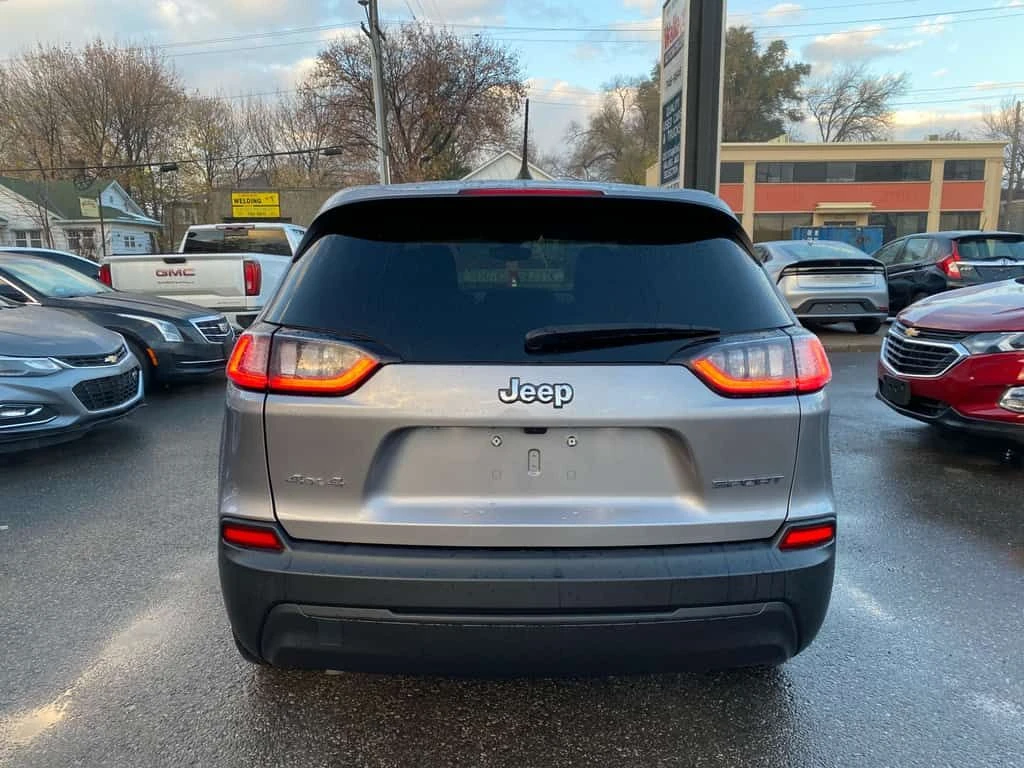 Jeep Cherokee * Sport | 4X4 | Apple CarPlay | Android Auto | * C, снимка 6 - Автомобили и джипове - 53947642