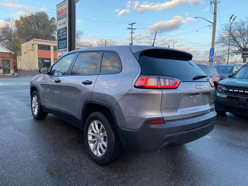 Jeep Cherokee * Sport | 4X4 | Apple CarPlay | Android Auto | * C, снимка 5 - Автомобили и джипове - 53947642