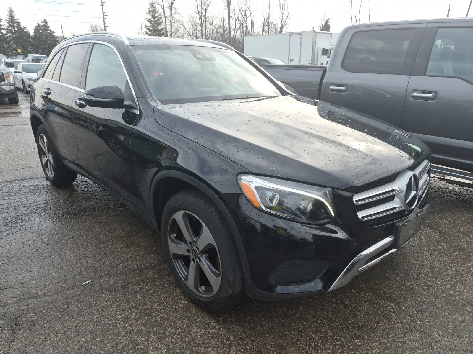 Mercedes-Benz GLC 300 * * CARFAX * * АВТО КРЕДИТ * * , снимка 2 - Автомобили и джипове - 54121862