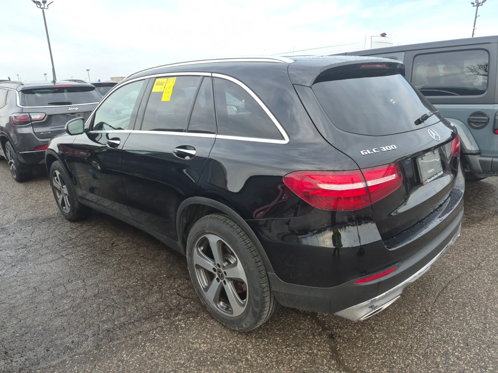 Mercedes-Benz GLC 300 * * CARFAX * * АВТО КРЕДИТ * * , снимка 4 - Автомобили и джипове - 54121862
