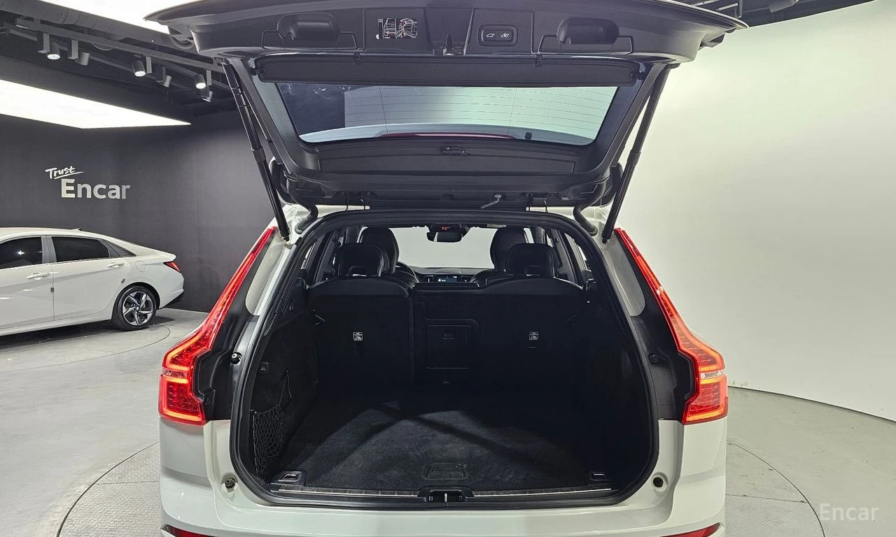 Volvo XC60 * T8* RECHARGE* R-DESIGN* КОЖА* ПОДГРЕВ* ПАНОРАМА*, снимка 17 - Автомобили и джипове - 54446237