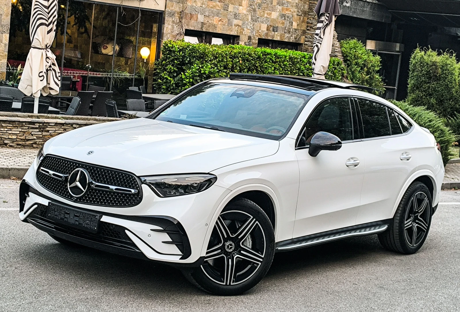 Mercedes-Benz GLC 220 D* AMG* EDITION* PANO* GERMANY* FULL MAX* NEW* , снимка 2 - Автомобили и джипове - 56226922