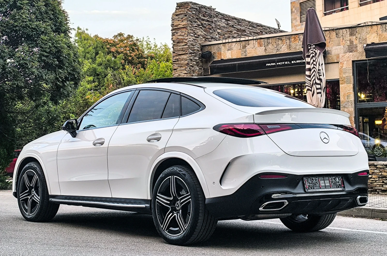 Mercedes-Benz GLC 220 D* AMG* EDITION* PANO* GERMANY* FULL MAX* NEW* , снимка 6 - Автомобили и джипове - 56226922