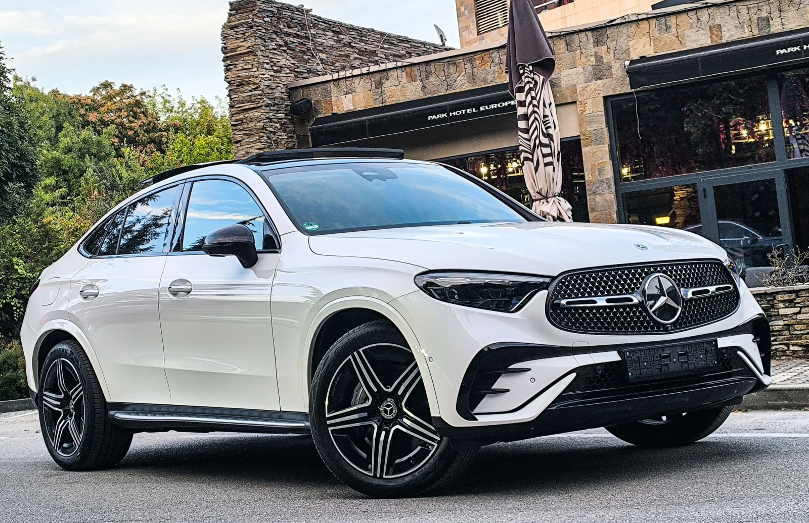 Mercedes-Benz GLC 220 D* AMG* EDITION* PANO* GERMANY* FULL MAX* NEW* , снимка 4 - Автомобили и джипове - 56226922