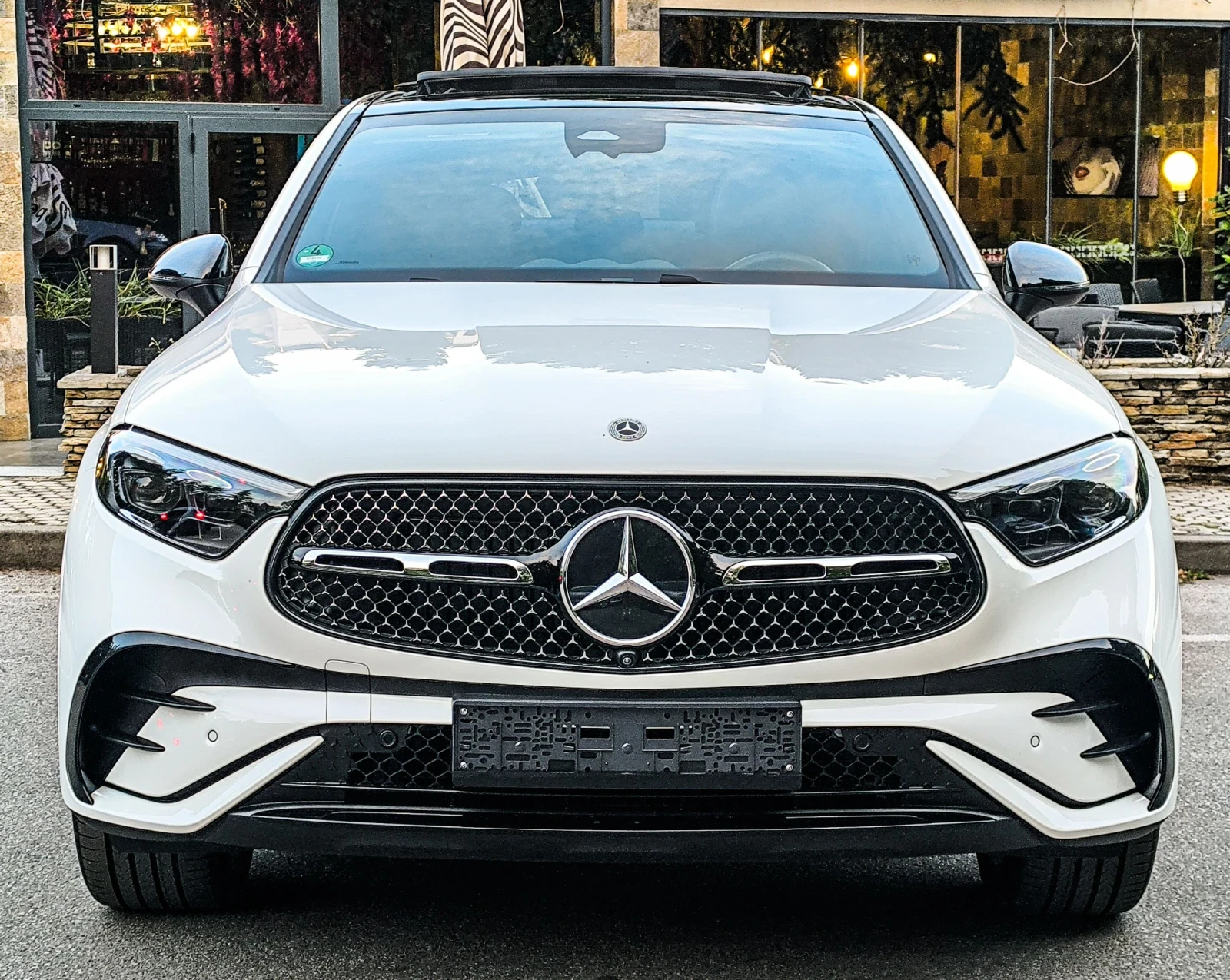 Mercedes-Benz GLC 220 D* AMG* EDITION* PANO* GERMANY* FULL MAX* NEW* , снимка 3 - Автомобили и джипове - 56226922