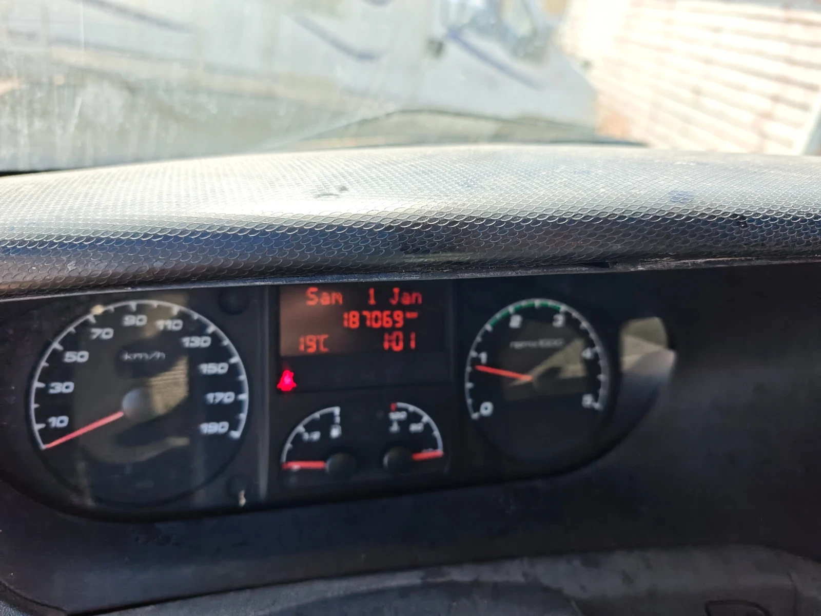 Iveco Daily САМОСВАЛ 35C15 3.0D EURO 5, снимка 11 - Бусове и автобуси - 54327469