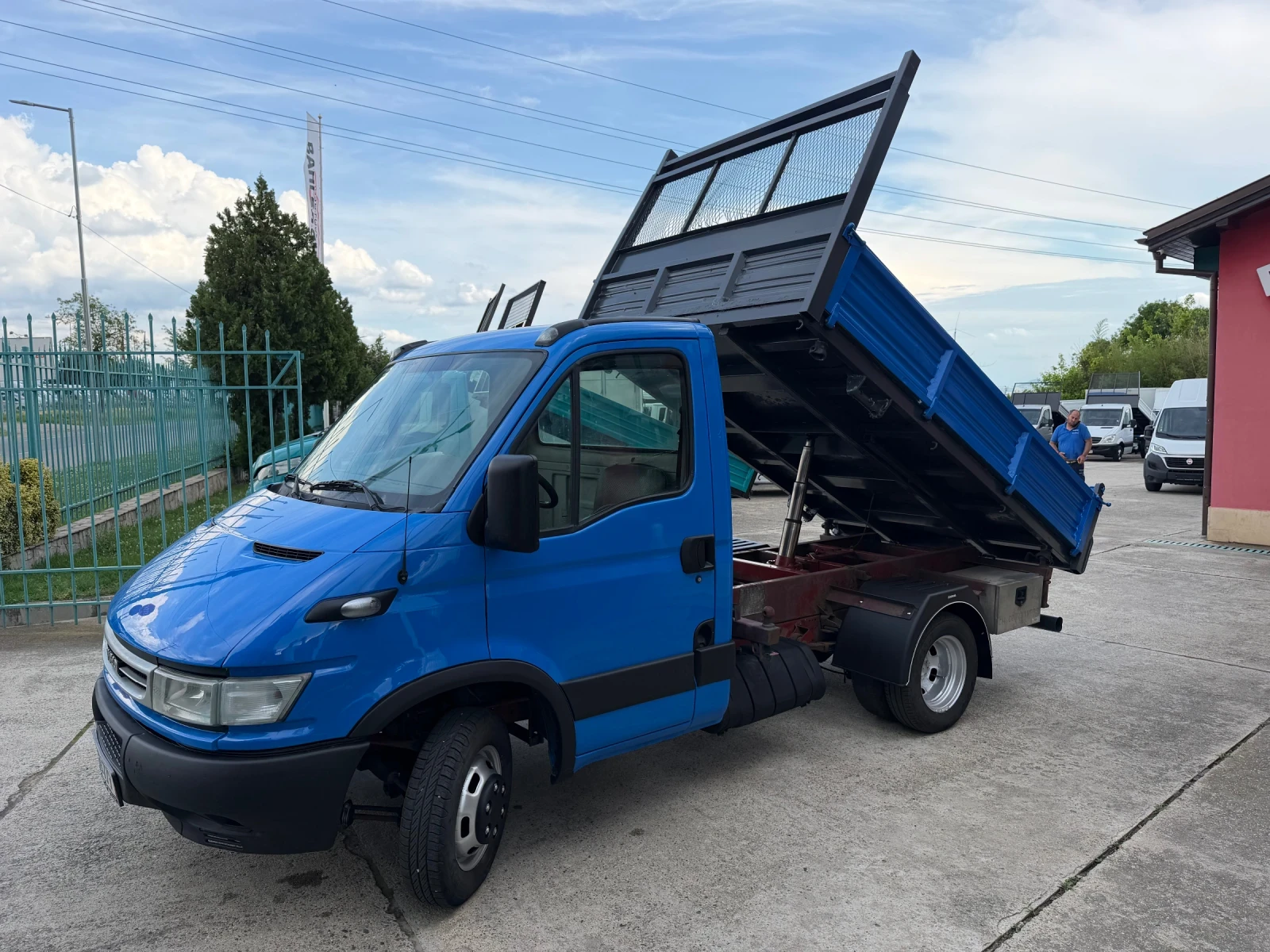 Iveco Daily 35C11* 2.8HPT* Тристранен самосвал* 3.00 метра кош, снимка 3 - Бусове и автобуси - 54765704