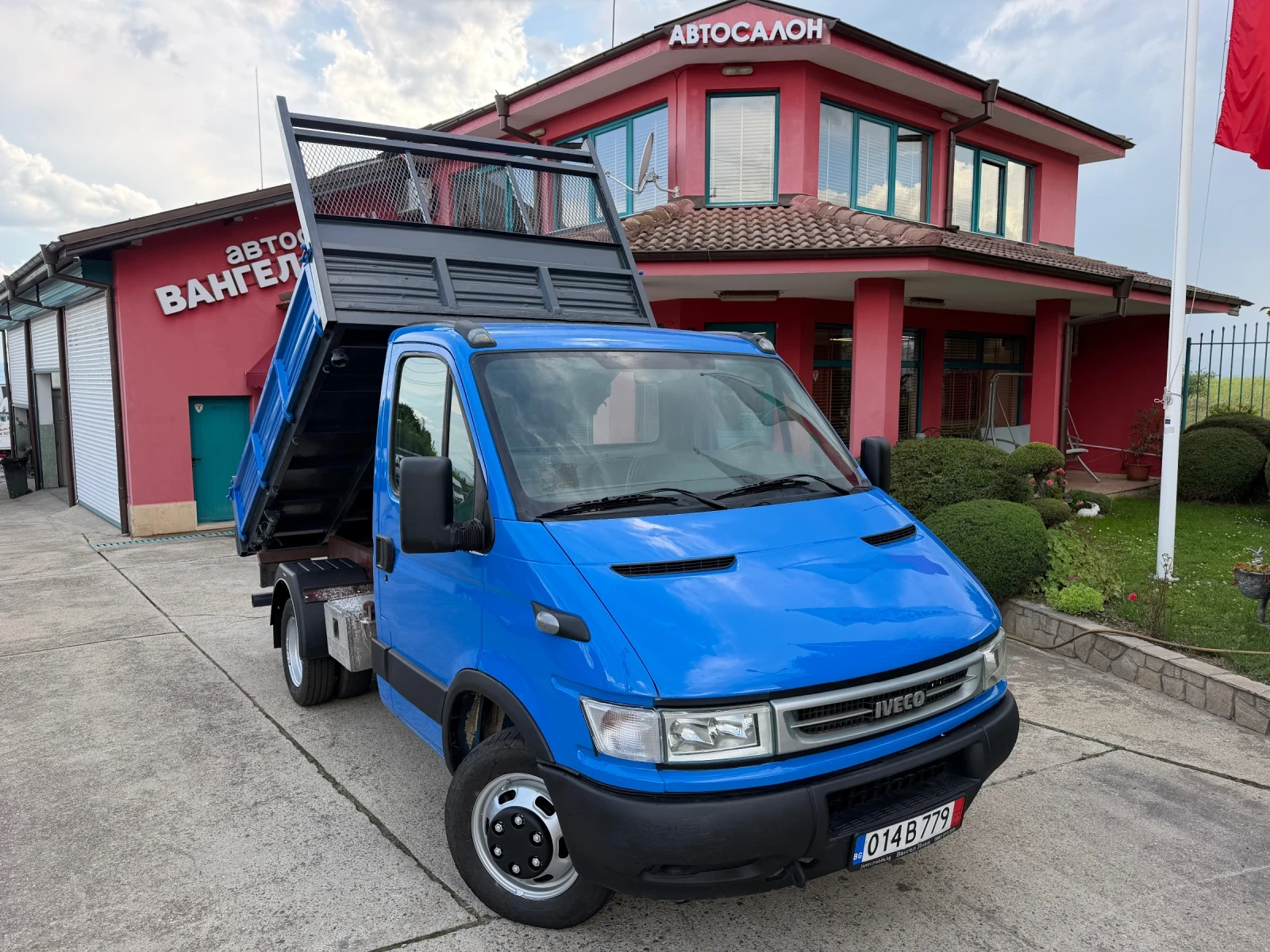Iveco Daily 35C11* 2.8HPT* Тристранен самосвал* 3.00 метра кош, снимка 2 - Бусове и автобуси - 54765704