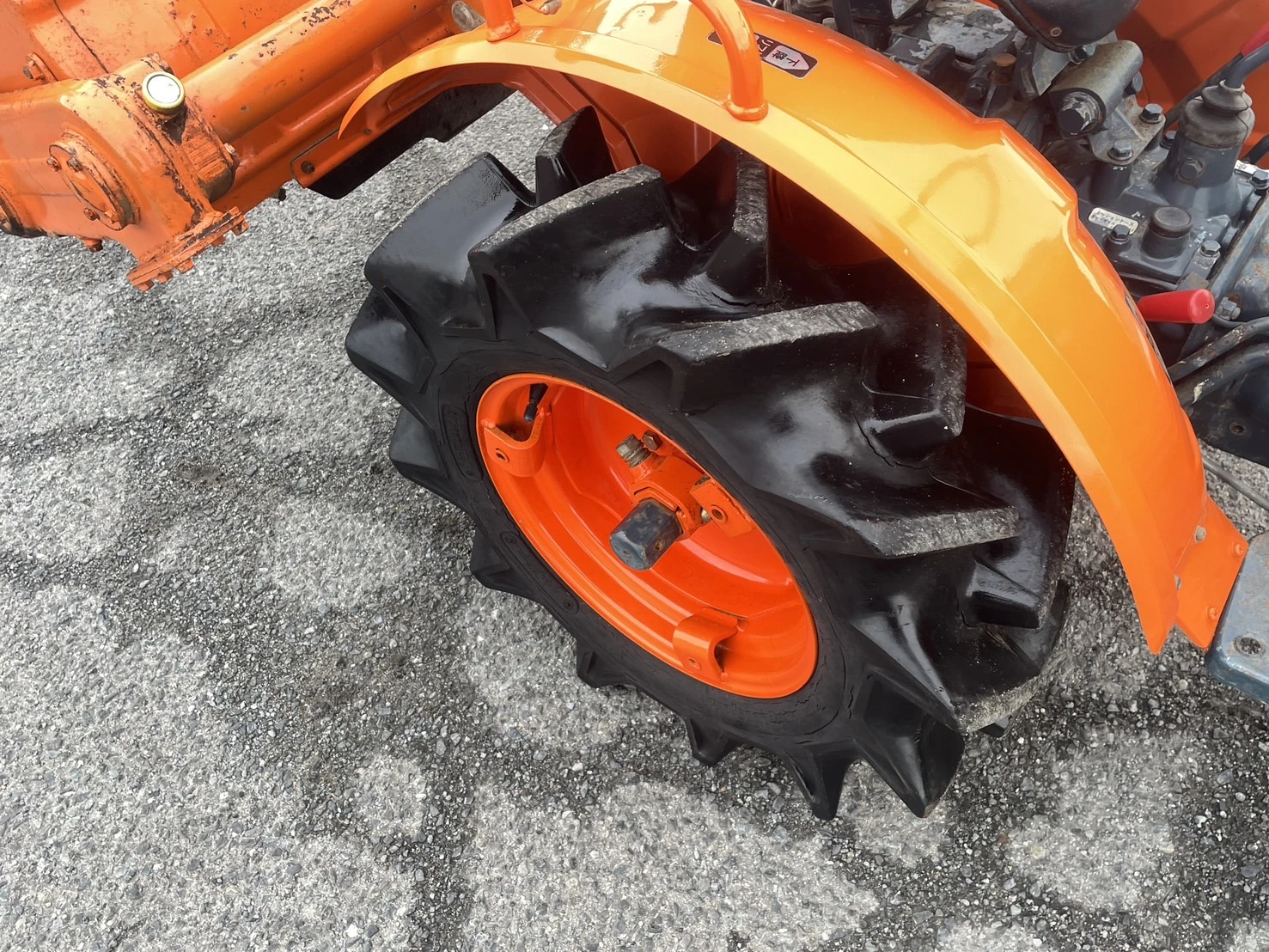 Трактор Kubota B5001D - изображение 5