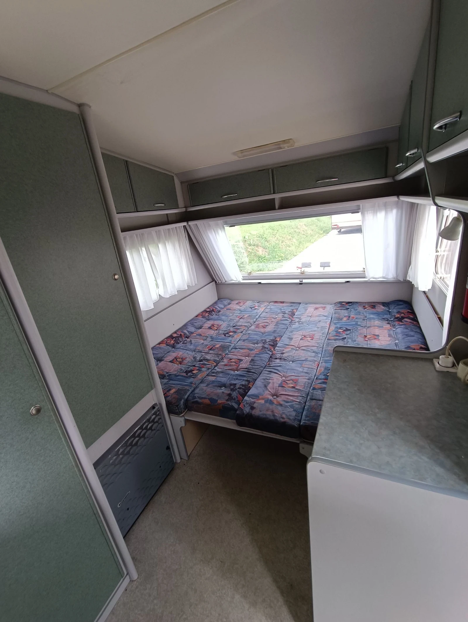 Каравана Beyerland Sprinter 350-2, снимка 9 - Каравани и кемпери - 55361614