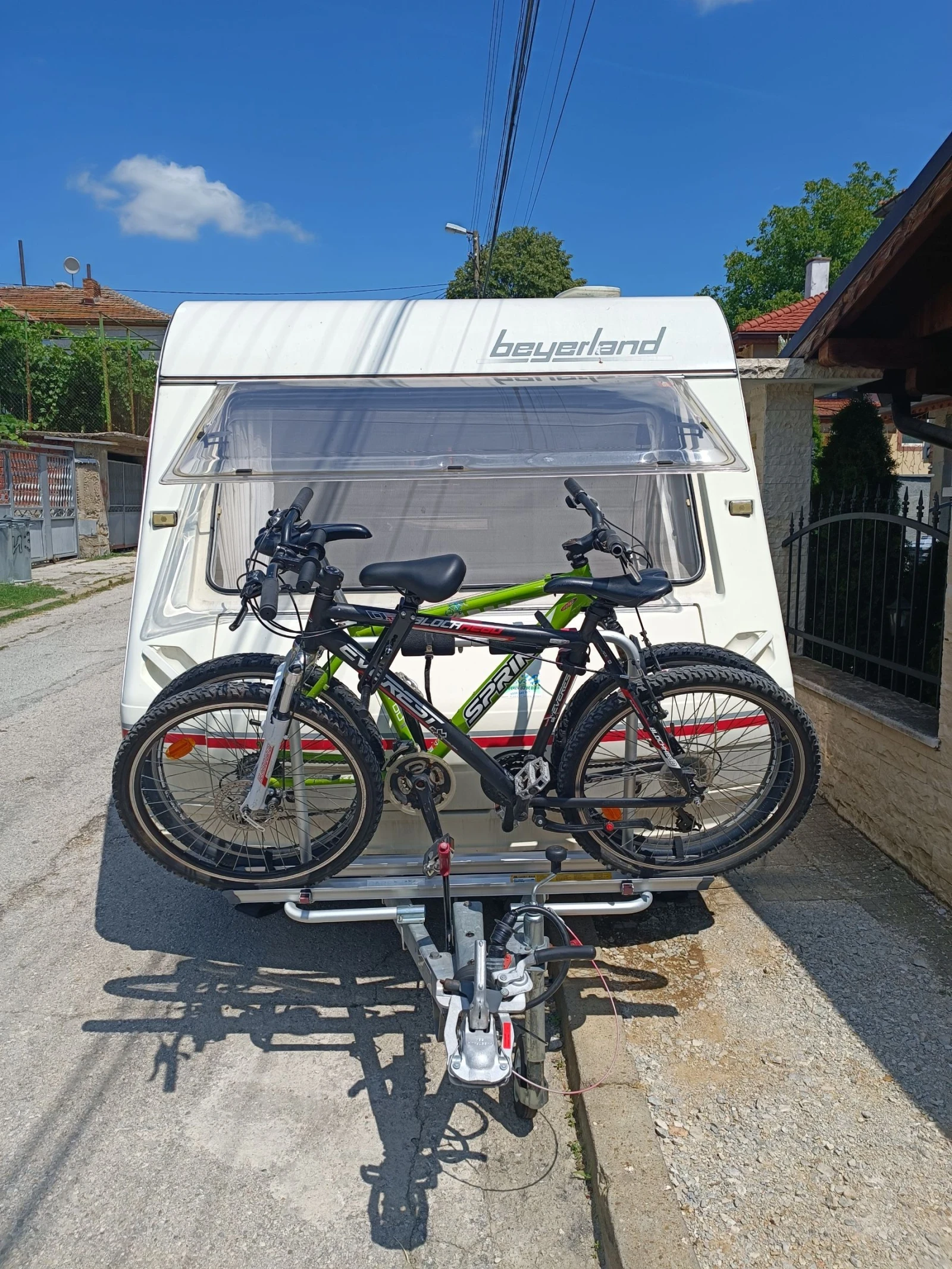 Каравана Beyerland Sprinter 350-2, снимка 10 - Каравани и кемпери - 55361614