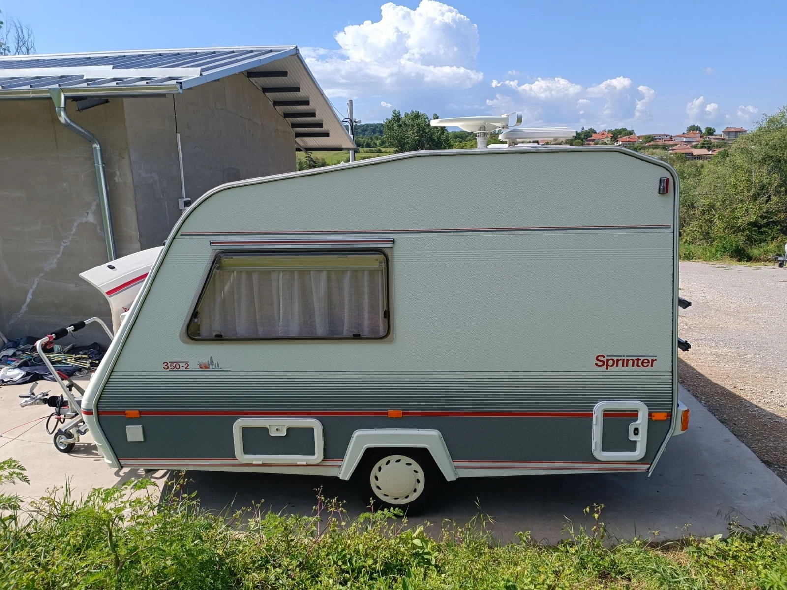 Каравана Beyerland Sprinter 350-2, снимка 3 - Каравани и кемпери - 55361614