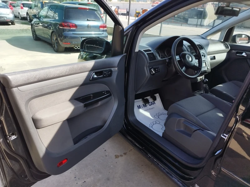 VW Touran 1.9tdi, снимка 8 - Автомобили и джипове - 47358286