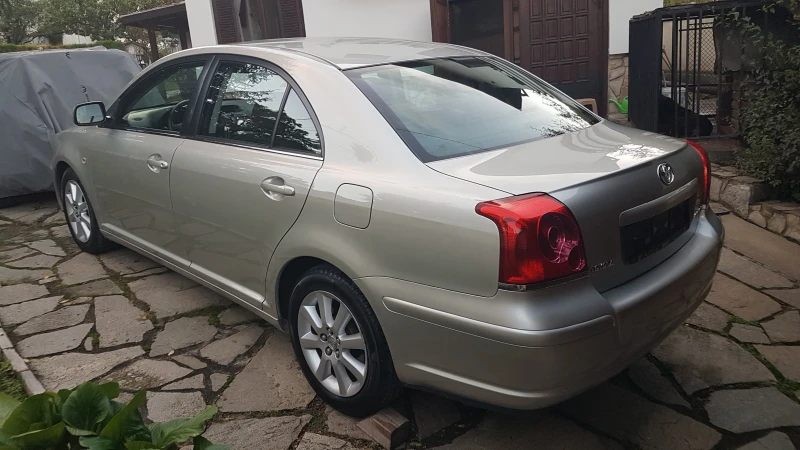 Toyota Avensis 133000km, снимка 13 - Автомобили и джипове - 47537999