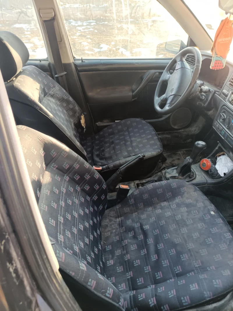 VW Golf 1.8 SYNCRO , снимка 4 - Автомобили и джипове - 48758154