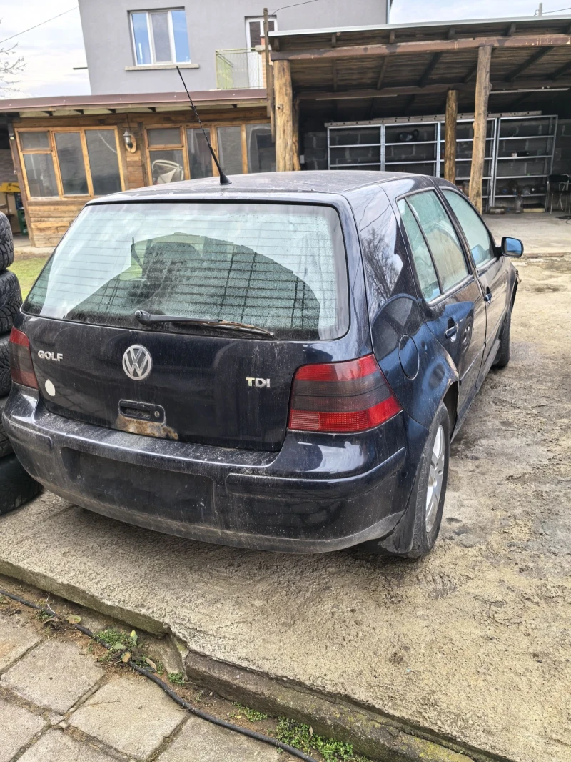 VW Golf 1.9 дизел, снимка 3 - Автомобили и джипове - 48922141