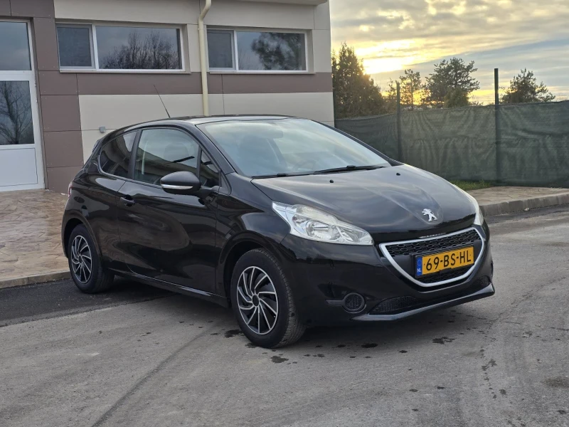 Peugeot 208, снимка 1 - Автомобили и джипове - 49089493