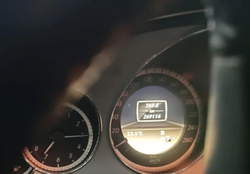 Mercedes-Benz E 250 CDI 4 matic, снимка 9 - Автомобили и джипове - 50621174