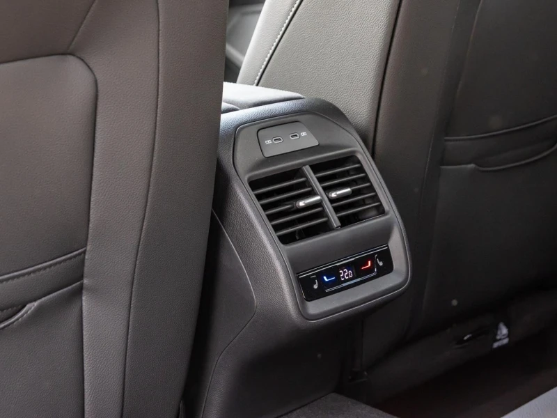 Skoda Superb 2.0 TDI SPORTLINE MATRIX CAMERA ACC SIDE-ASSIST, снимка 14 - Автомобили и джипове - 51508761