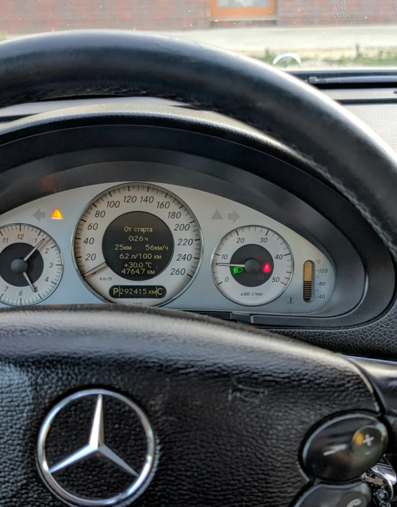 Mercedes-Benz E 320, снимка 15 - Автомобили и джипове - 52470906