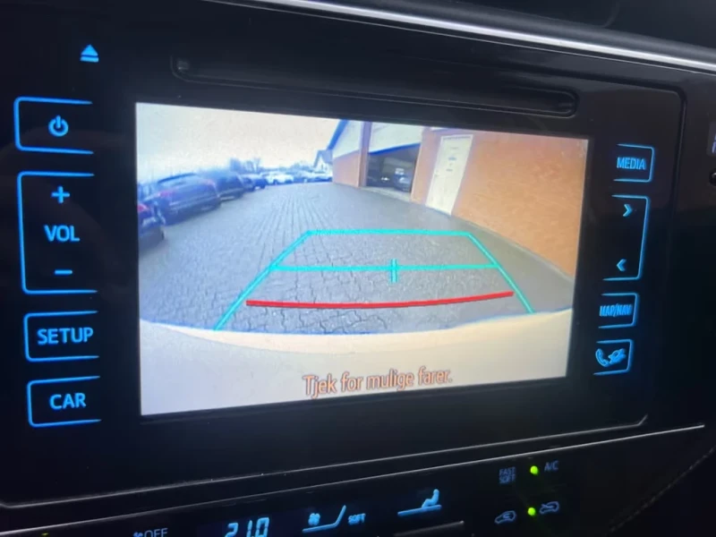 Toyota Auris 1.2 Comfort 116кс, снимка 9 - Автомобили и джипове - 52668425