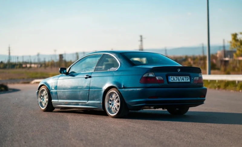 BMW 320, снимка 5 - Автомобили и джипове - 53288165