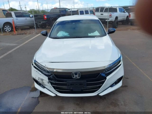Honda Accord * Подгрев* Smart Key* Камера* Hil assist* , снимка 5 - Автомобили и джипове - 53026108