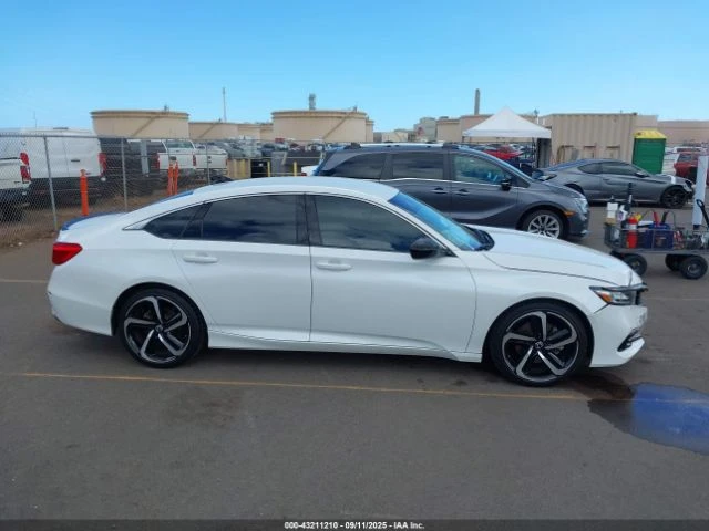 Honda Accord * Подгрев* Smart Key* Камера* Hil assist* , снимка 3 - Автомобили и джипове - 53026108