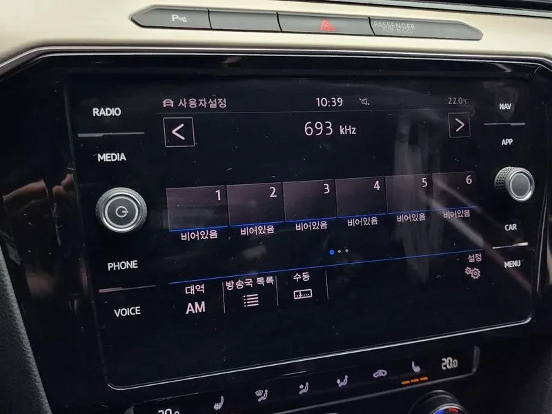 VW Passat 2.0 TDI, снимка 14 - Автомобили и джипове - 54299754