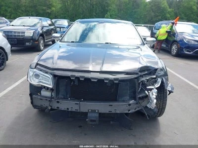 Chrysler 300c 5.7 HEMI * 2017 * ОБДУХВАНЕ * ЗАДНО * CARFAX * , снимка 2 - Автомобили и джипове - 54450639