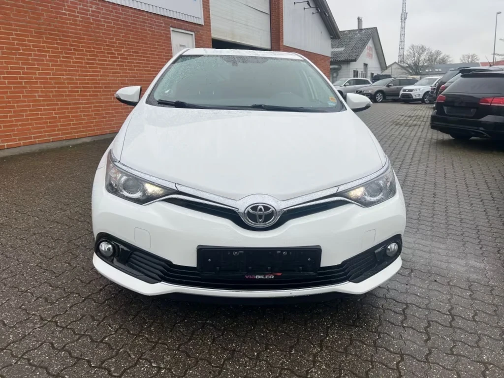 Toyota Auris 1.2 Comfort 116кс, снимка 1