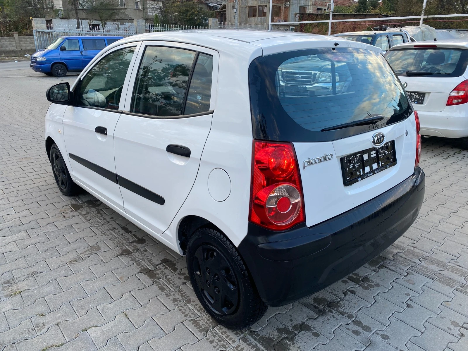 Kia Picanto 1.0 63к.с климатик - изображение 3