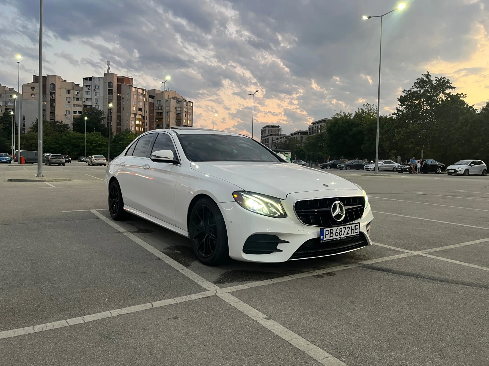 Mercedes-Benz E 300 4matic/ серв. История/ carplay/ led/ Burmester - изображение 8