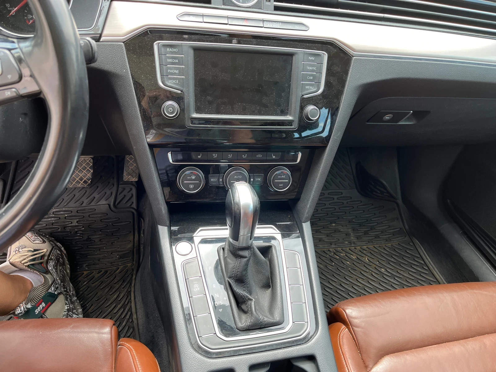 VW Passat  - изображение 10