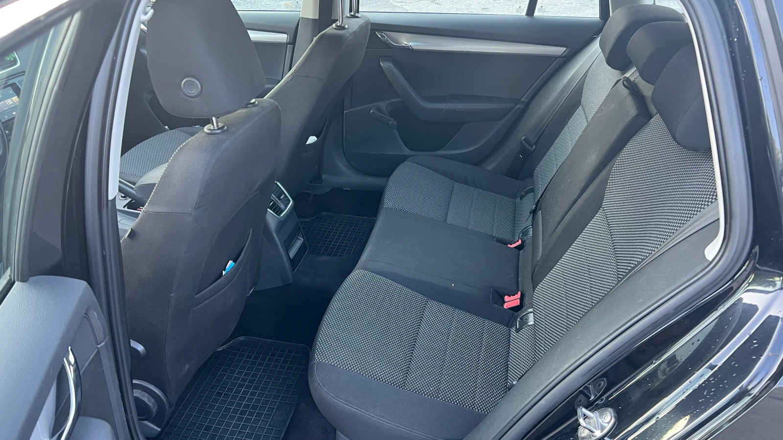 Skoda Octavia 1.6 TDI DSG - изображение 9
