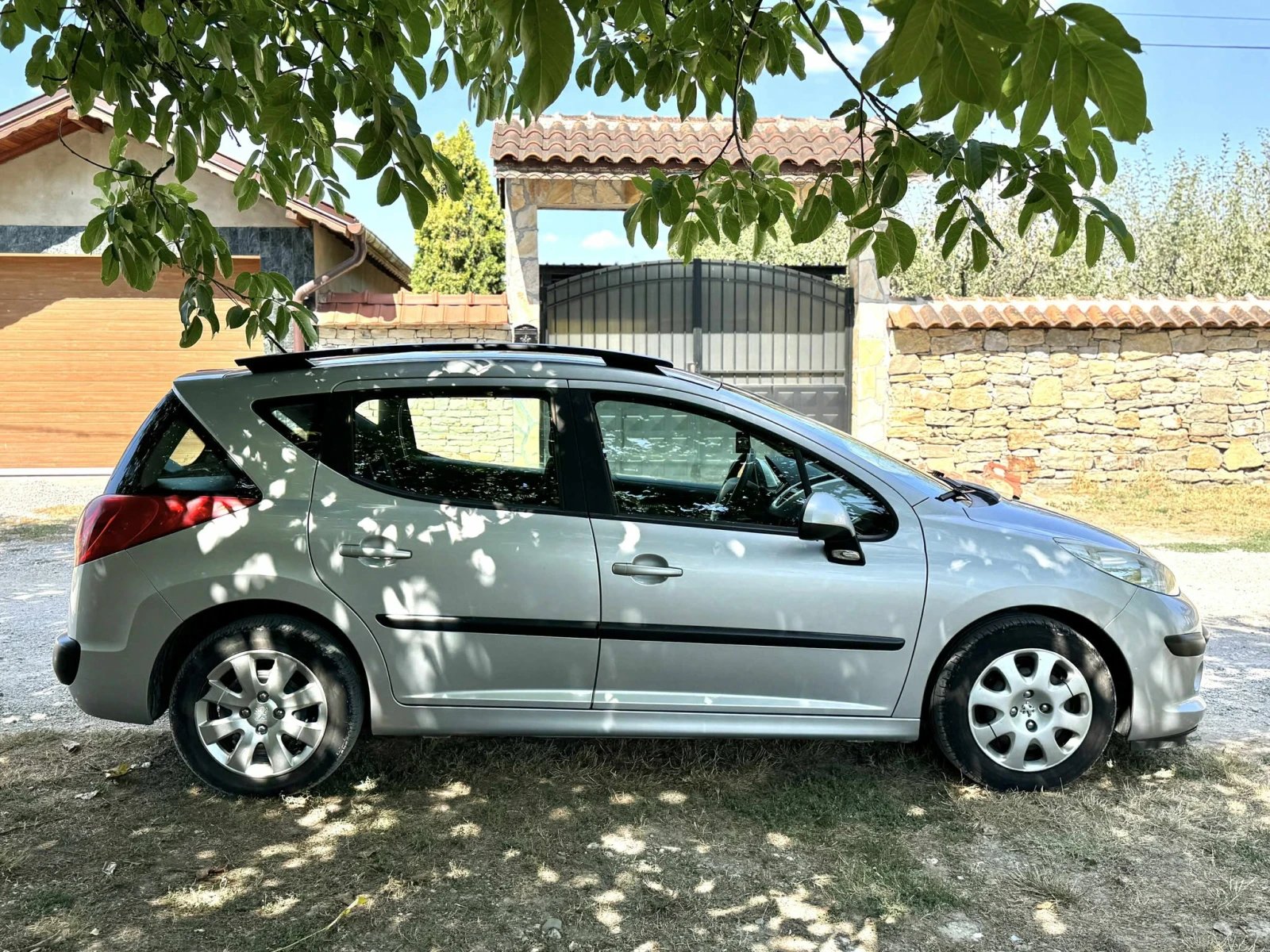 Peugeot 207 SW 1.4 бензин+ газ - изображение 6