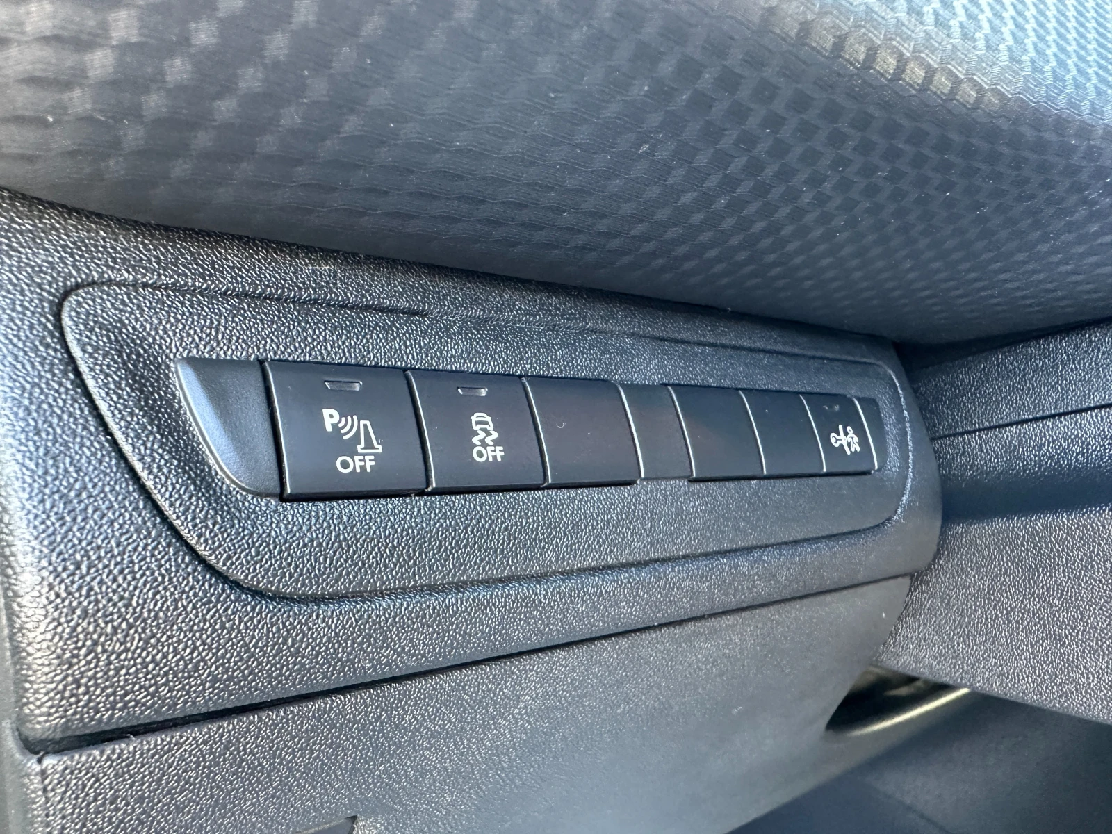 Peugeot 2008 1.4d 68 к.с./ГАРАНЦИЯ 6 МЕСЕЦА  , снимка 11 - Автомобили и джипове - 51908631